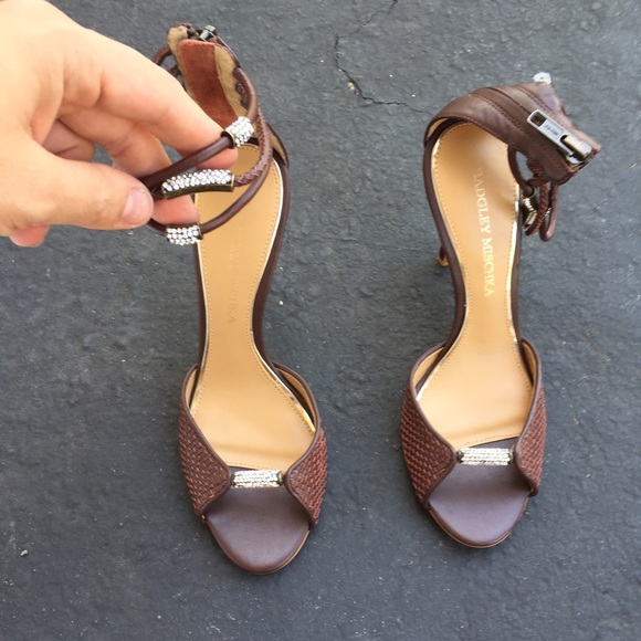 Badgley mischka brown gladiator peep toe pump Sz 6 - Picture 3 of 4